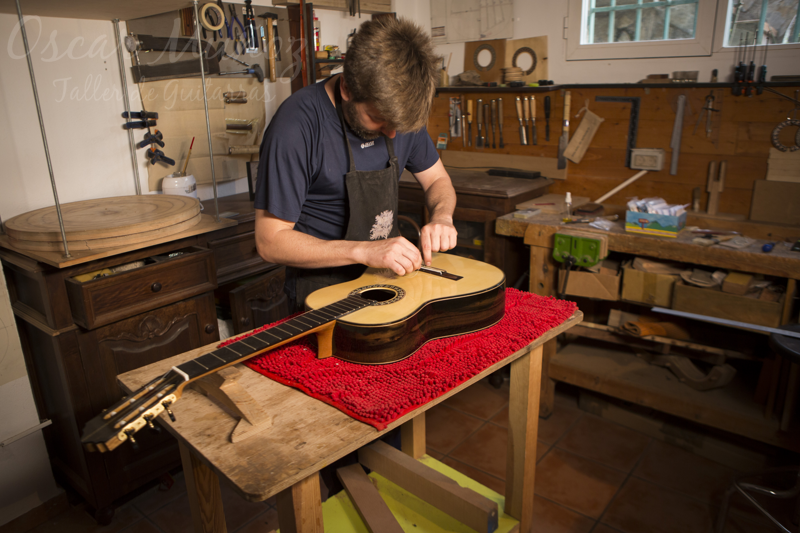 Empresario puramente Libro Guinness de récord mundial Oscar Muñoz, taller de guitarras